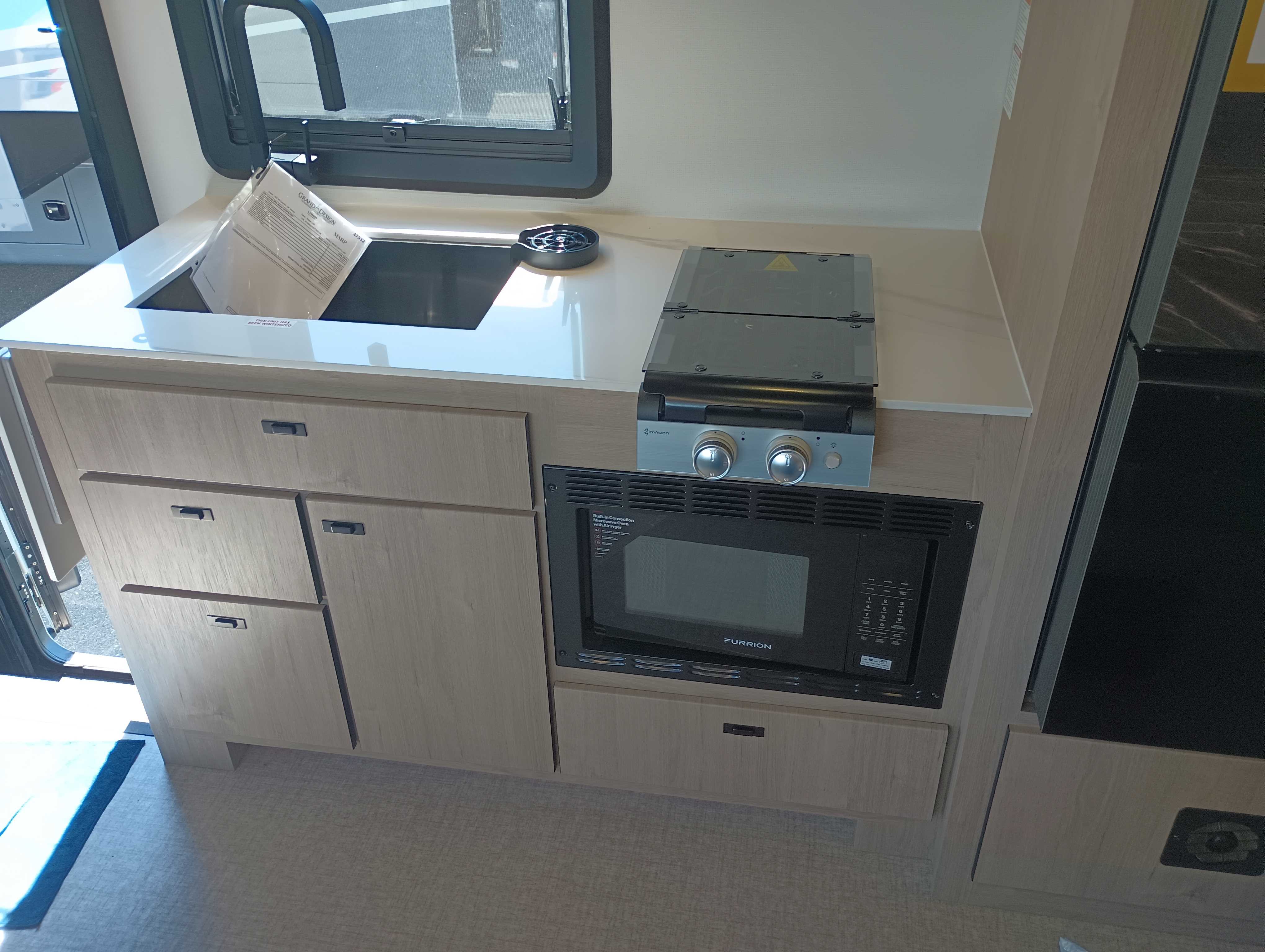 2027 Grand Design Lineage Series M 25FW - Image 16