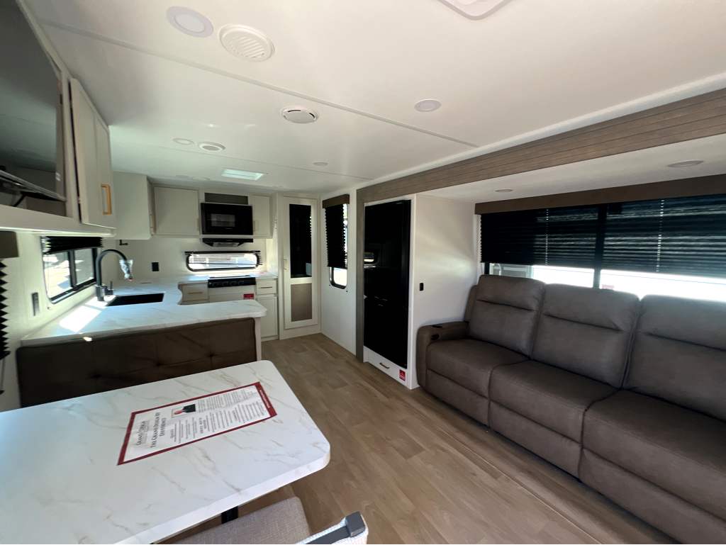 2026 GRAND DESIGN TRANSCEND 285RKT - Image 6