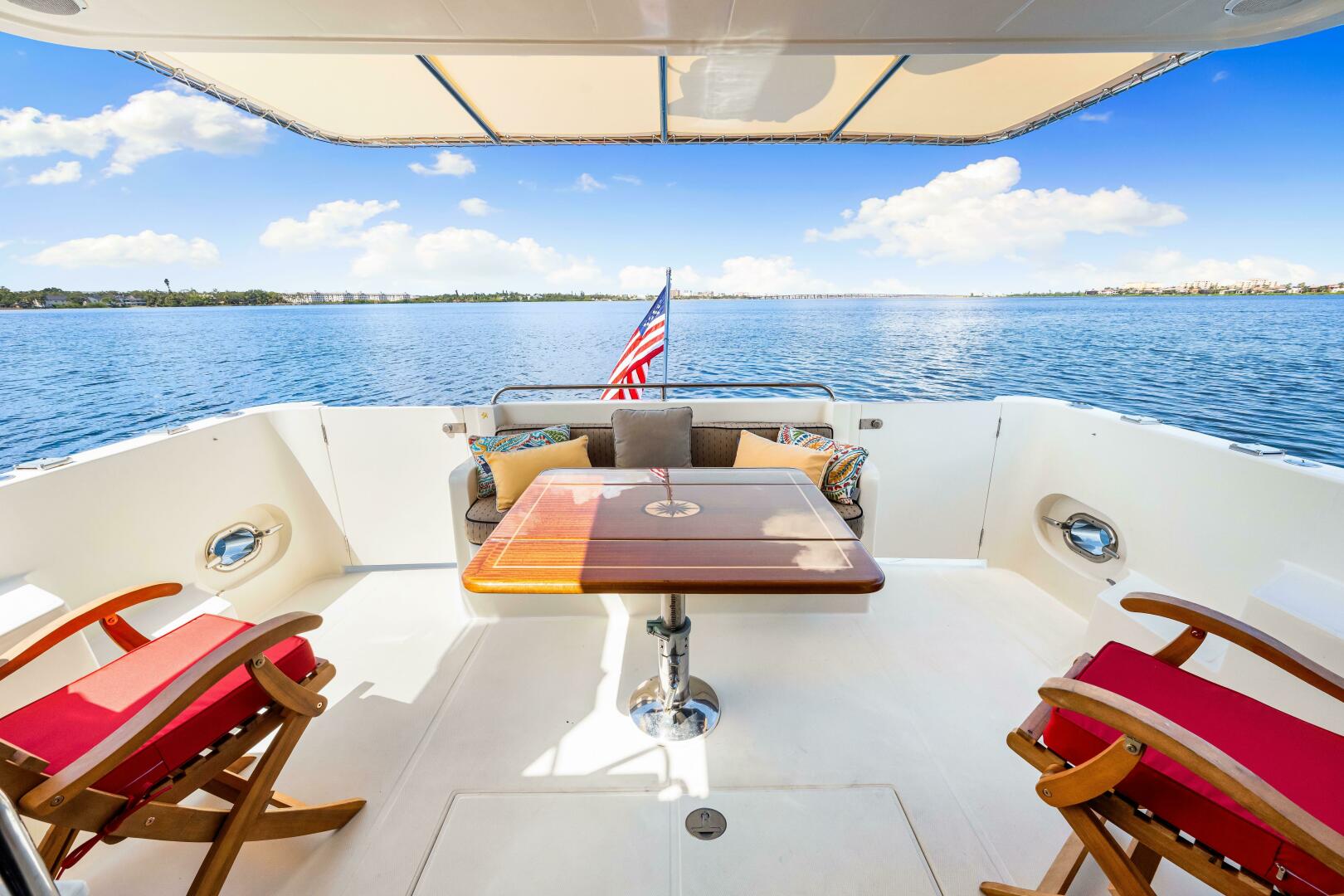 2007 Hampton 558 Pilothouse - Image 23