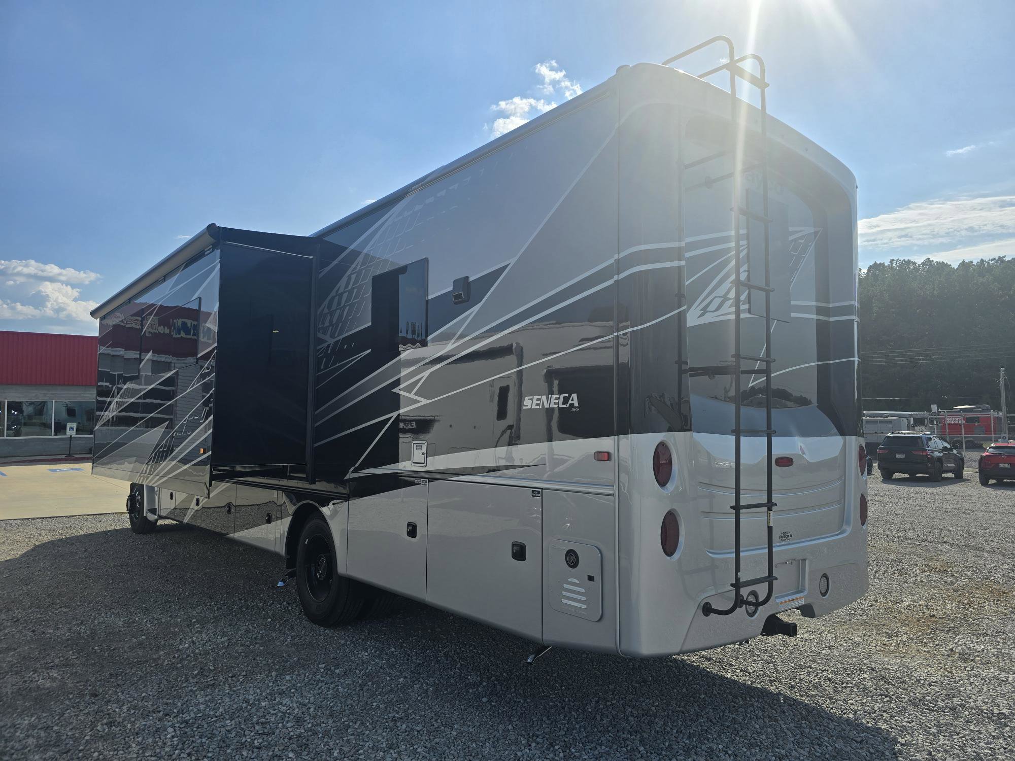 2026 JAYCO SENECA 37K - Image 4