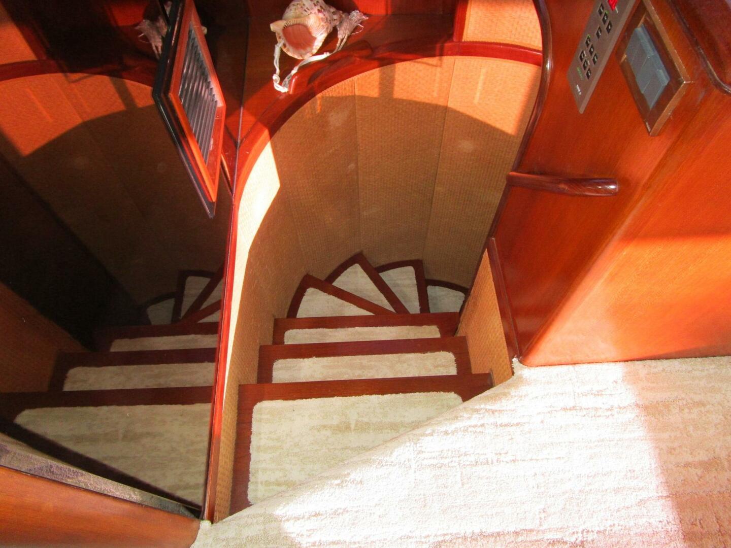 1990 Viking Cockpit Motor Yacht - Image 17