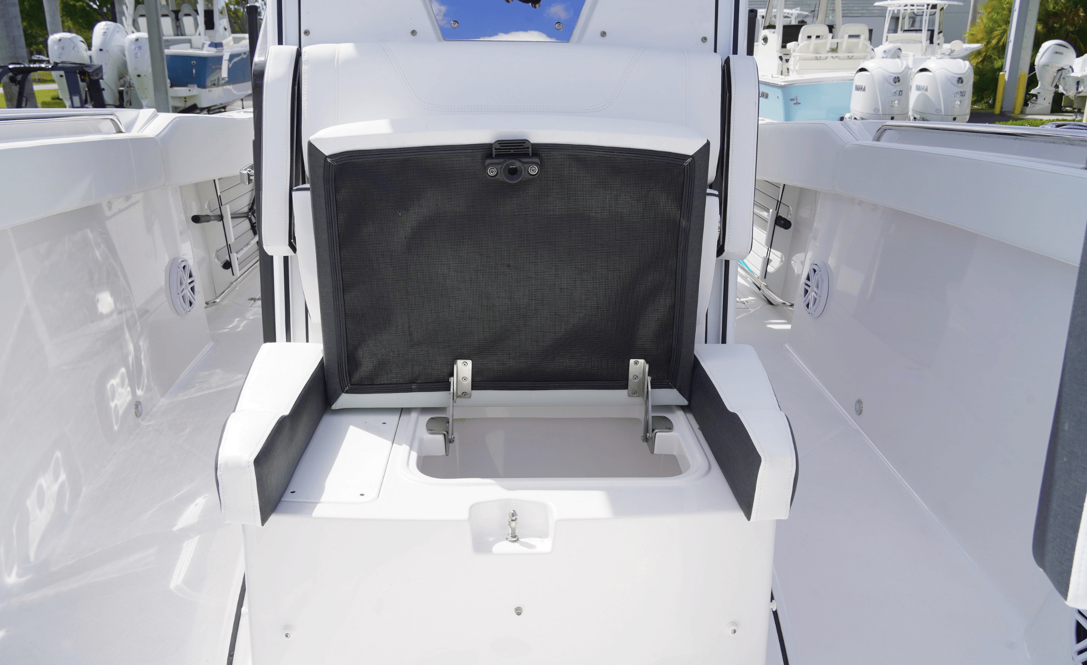 2025 Blackfin 272CC - Image 40
