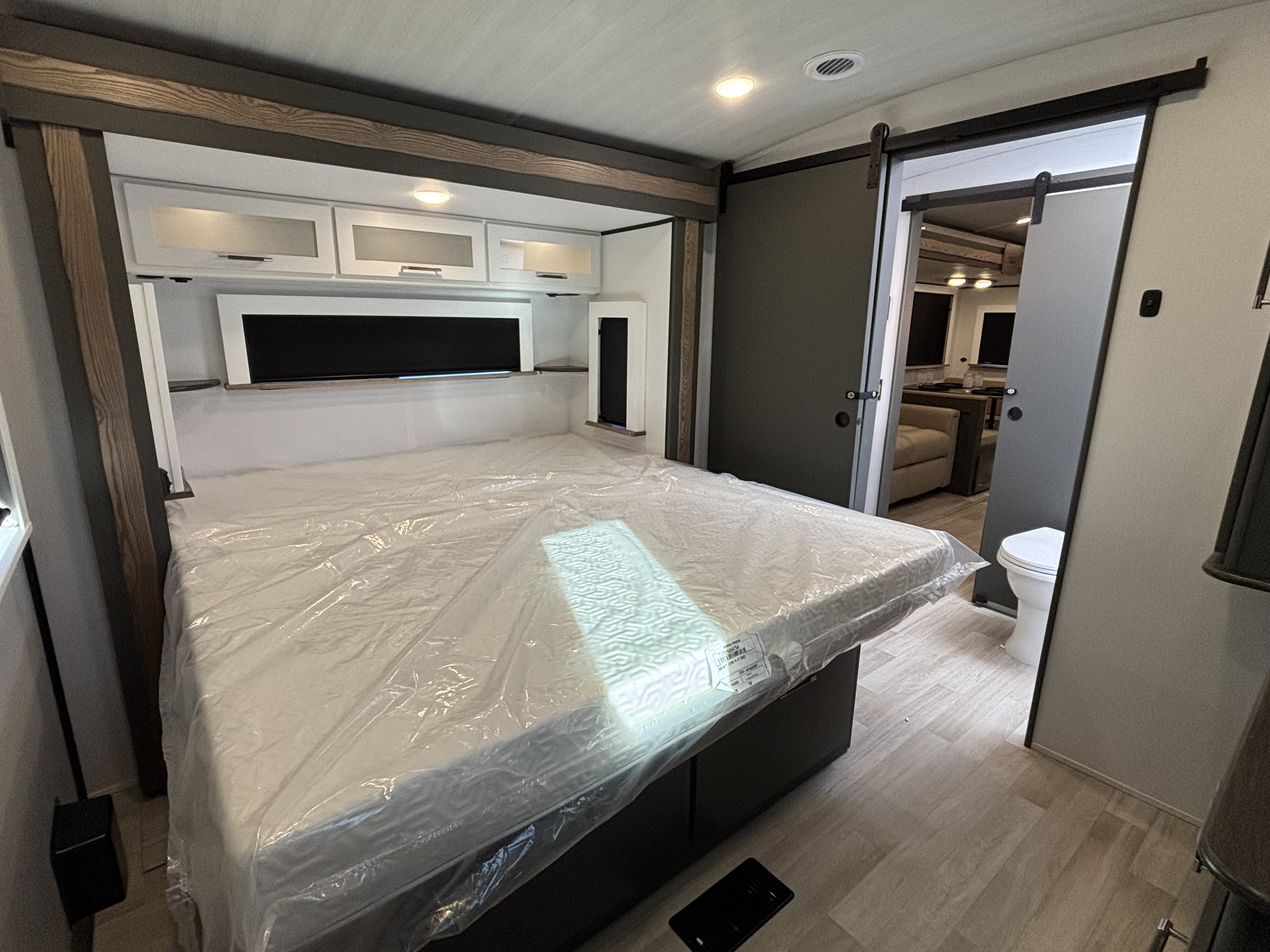 2026 Keystone Bullet Premium 265FKS - Image 19