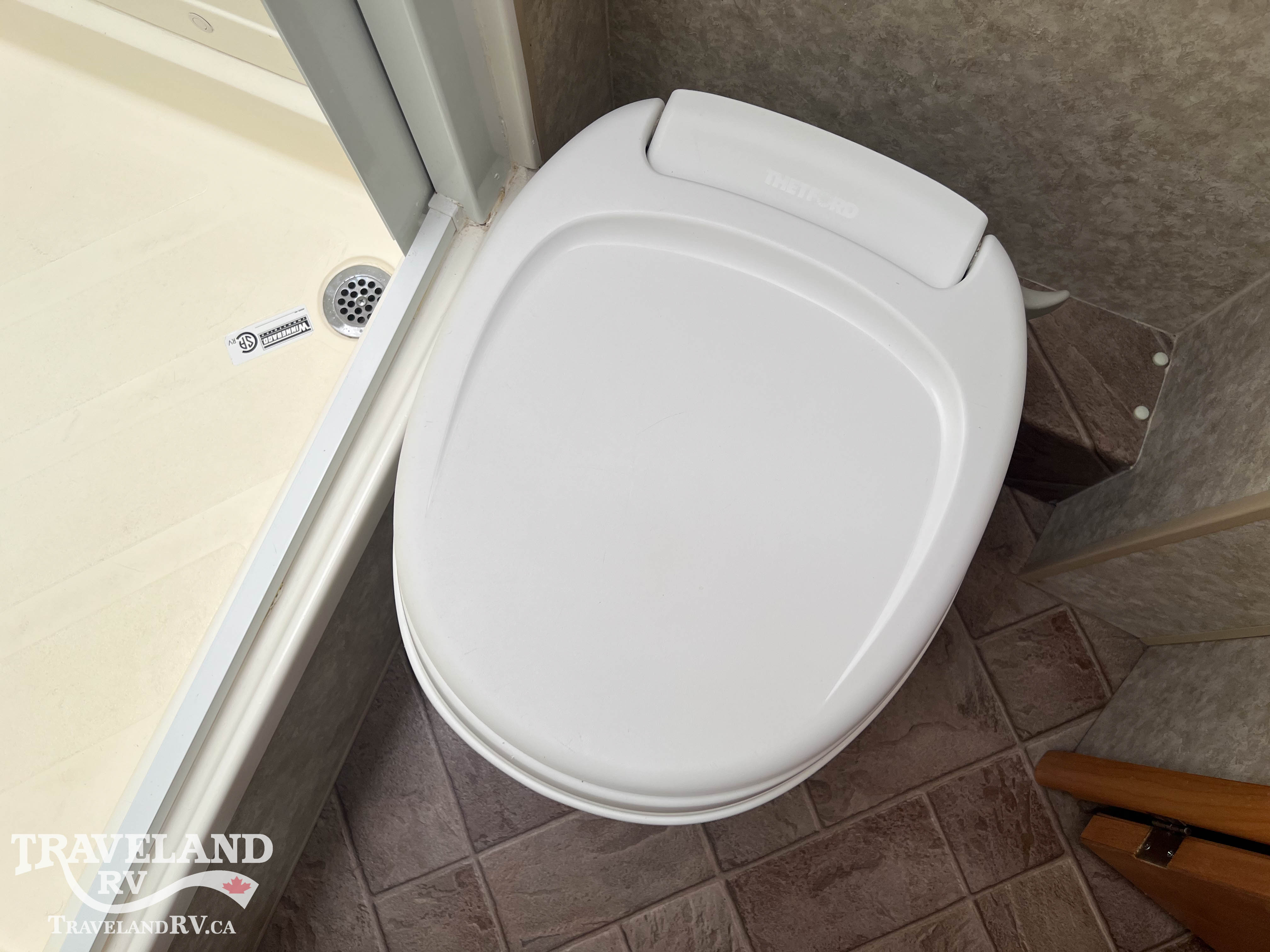 2010 Winnebago Access 24V - Image 33