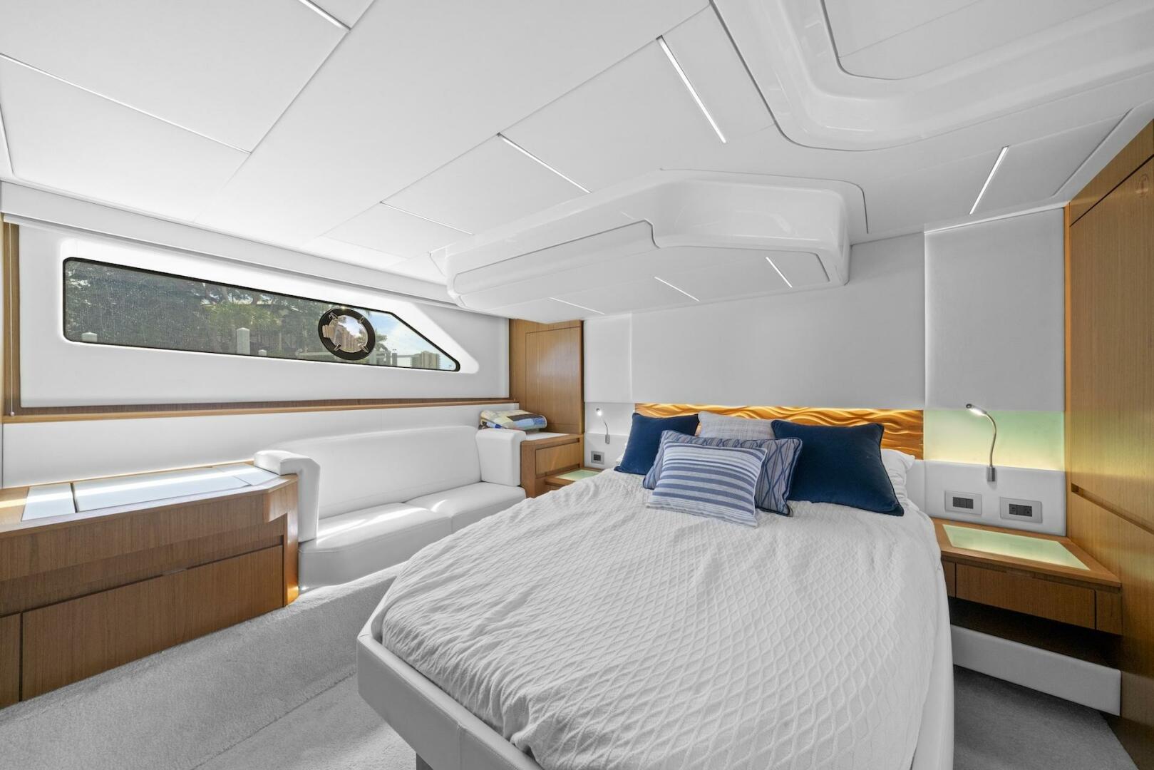 2023 Tiara Yachts EX 60 - Image 63