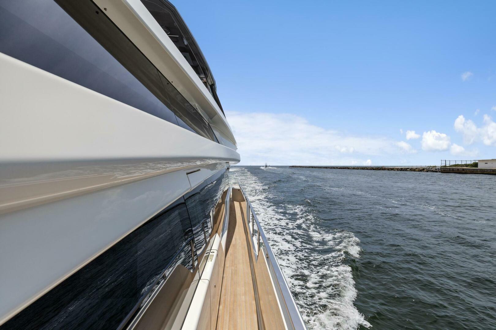 2021 Ferretti Yachts 850 - Image 13