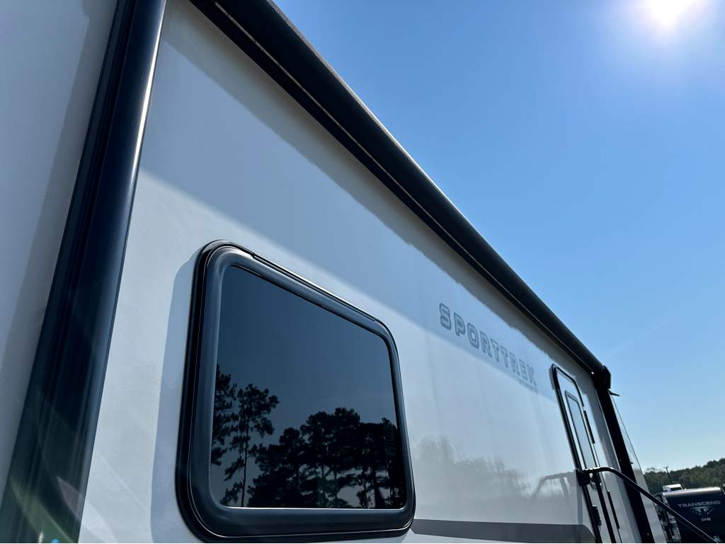 2026 VENTURE RV SPORTTREK 251VFK - Image 6