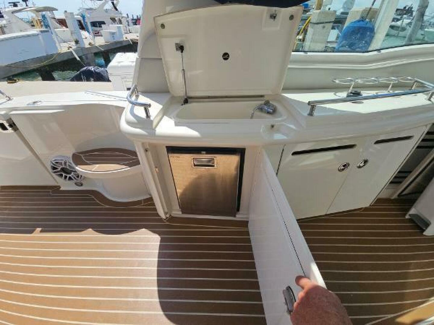 2005 Sea Ray 500 Sundancer - Image 16
