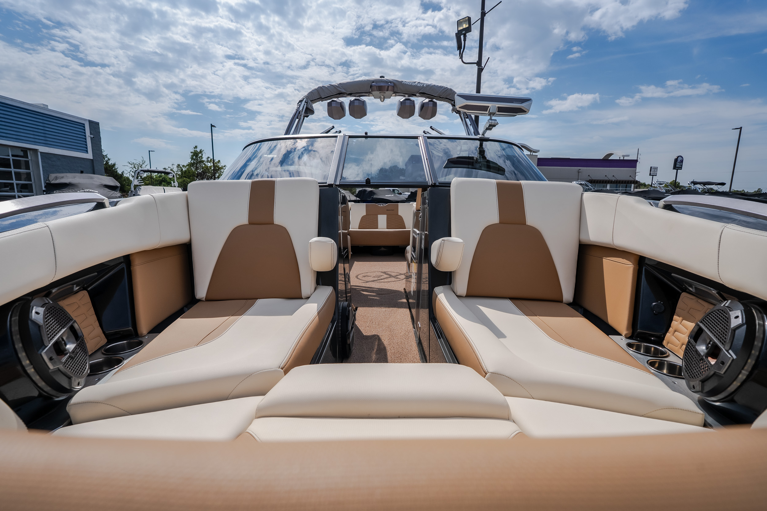 2021 MasterCraft X24 - Image 5