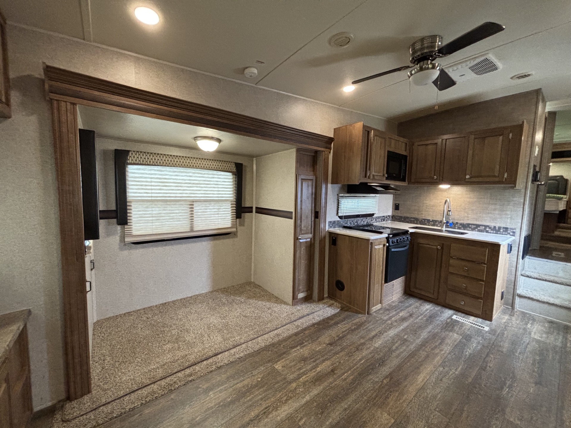 2018 Forest River Rockwood Ultra Lite 2650WS - Image 13