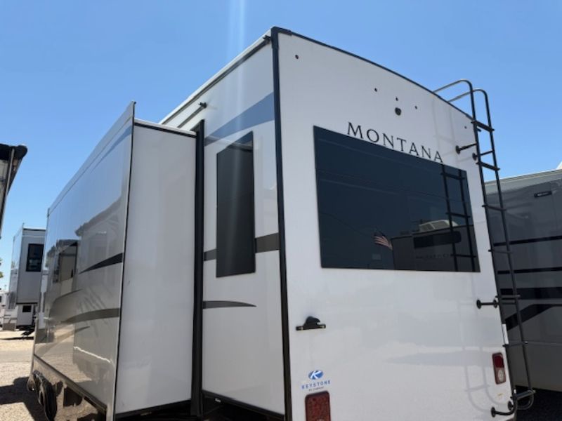 2025 Keystone Montana 3231CK - Image 2