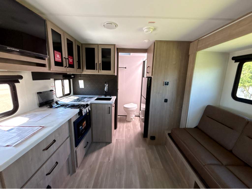 2026 GRAND DESIGN IMAGINE AIM 16MLA - Image 7
