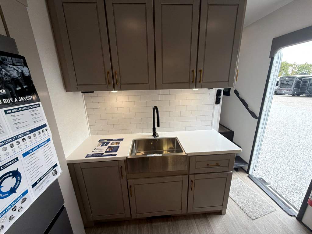 2027 JAYCO NORTH POINT 375TBDB - Image 12