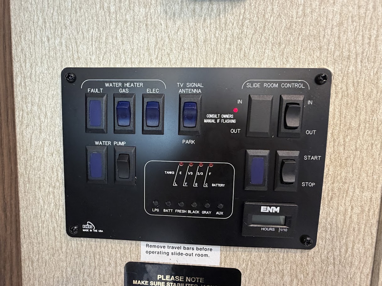 2019 COACHMEN PURSUIT 31BH - Image 28