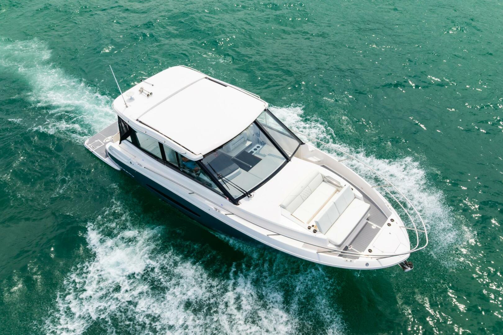 2022 Regal 36 Grande Coupe - Image 15