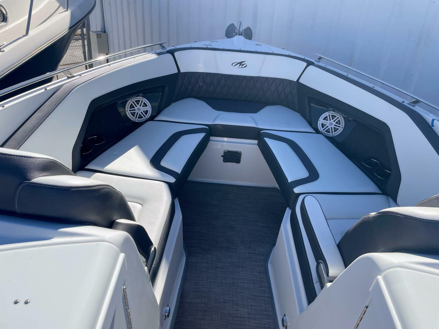 2019 Monterey 328SS - Image 50