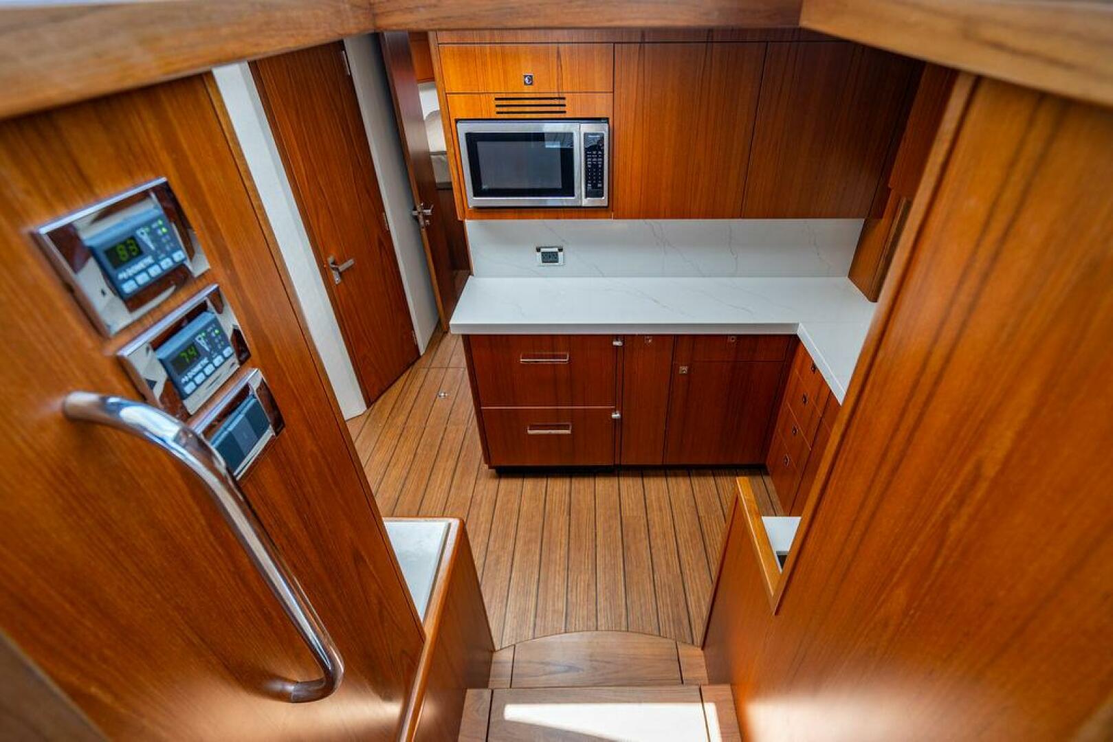 2023 Hatteras GT45X - Image 32