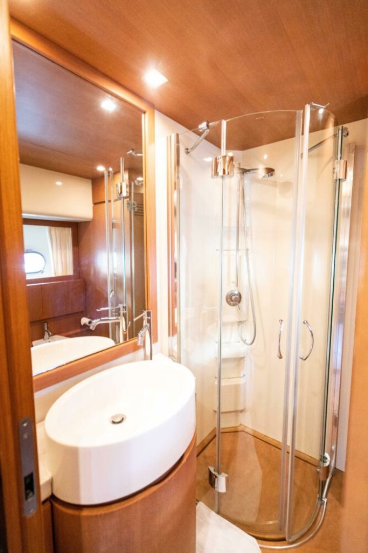 2007 Ferretti Yachts Ferretti Yachts Ferretti 780 Base - Image 32