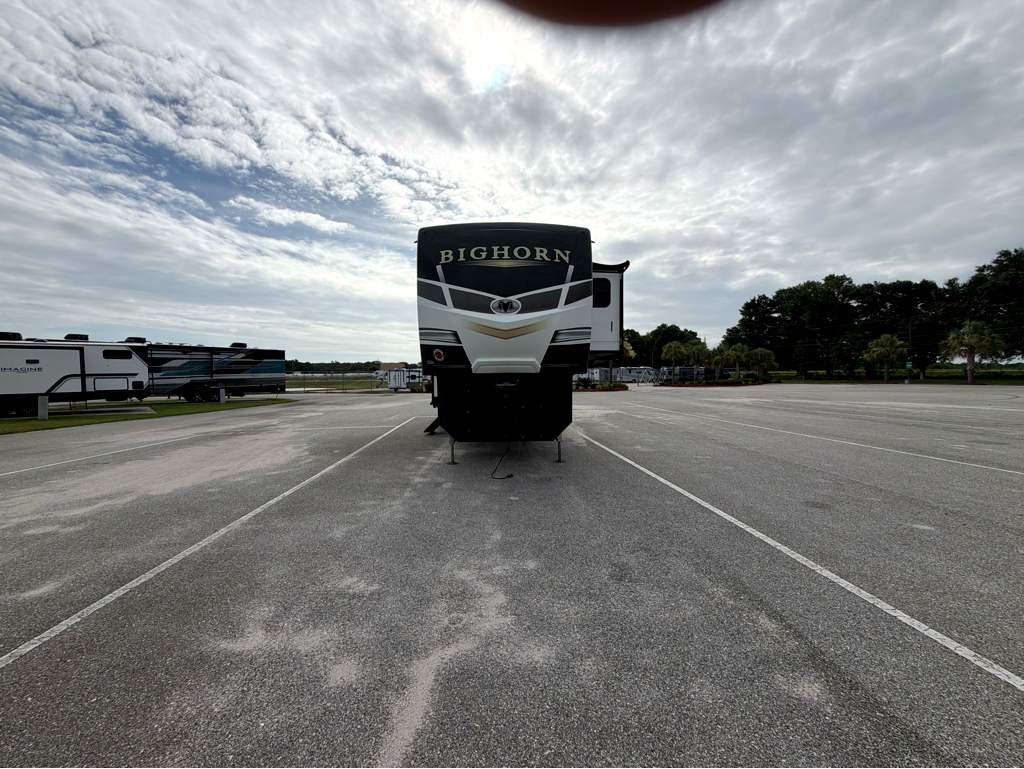 2021 HEARTLAND BIGHORN 3300DL - Image 2