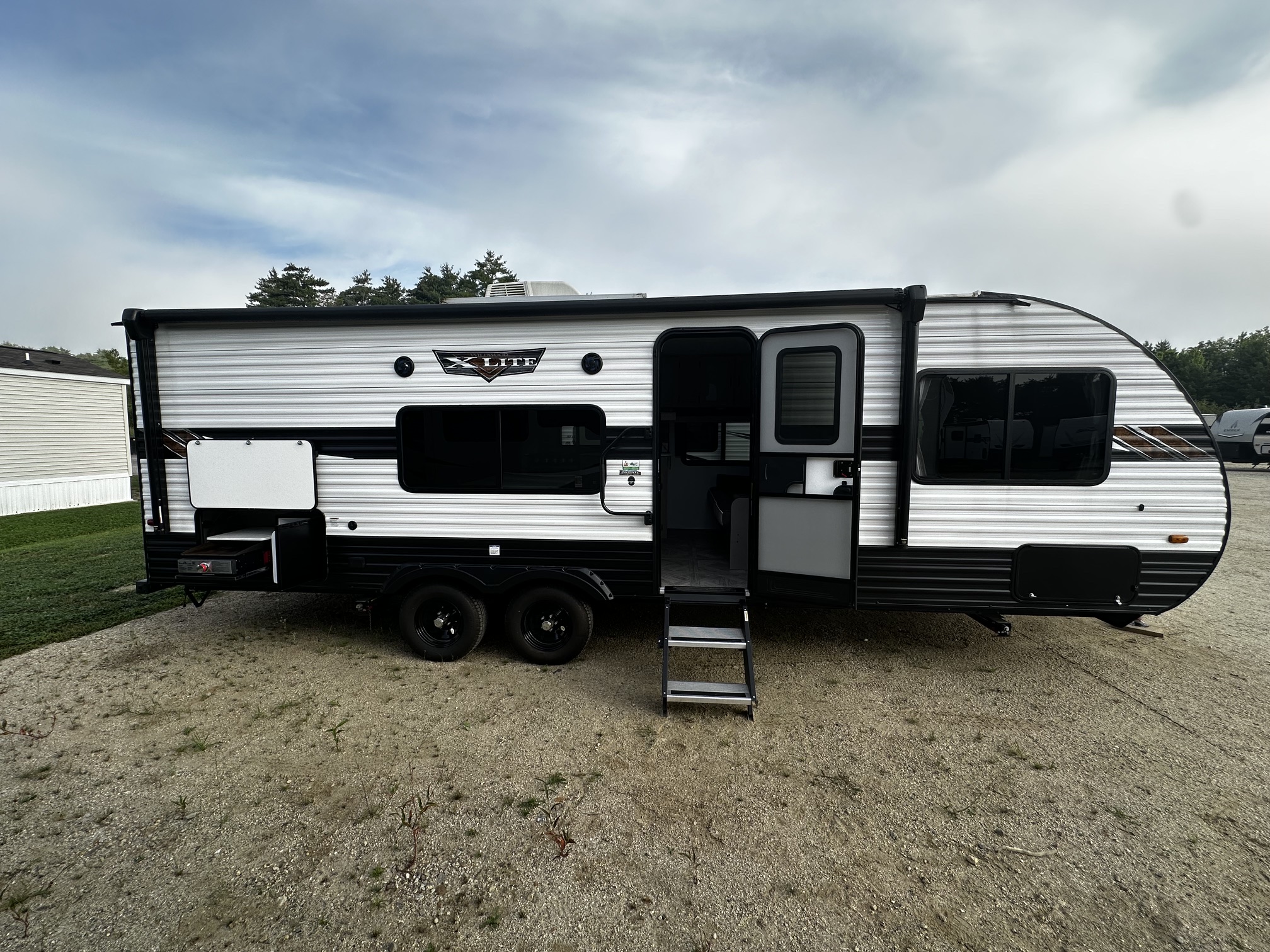 2024 Forest River Wildwood X-Lite 261BHXL - Image 5