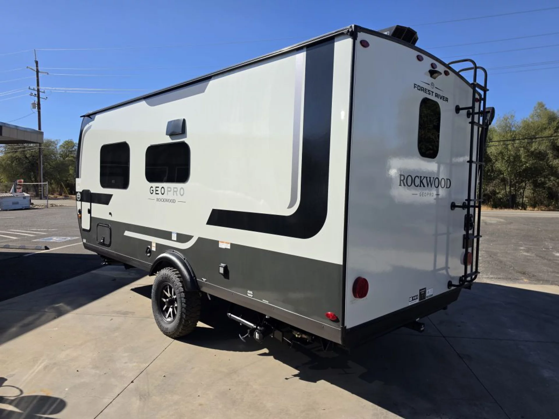 2027 FOREST RIVER ROCKWOOD GEO PRO 19FDT - Image 4