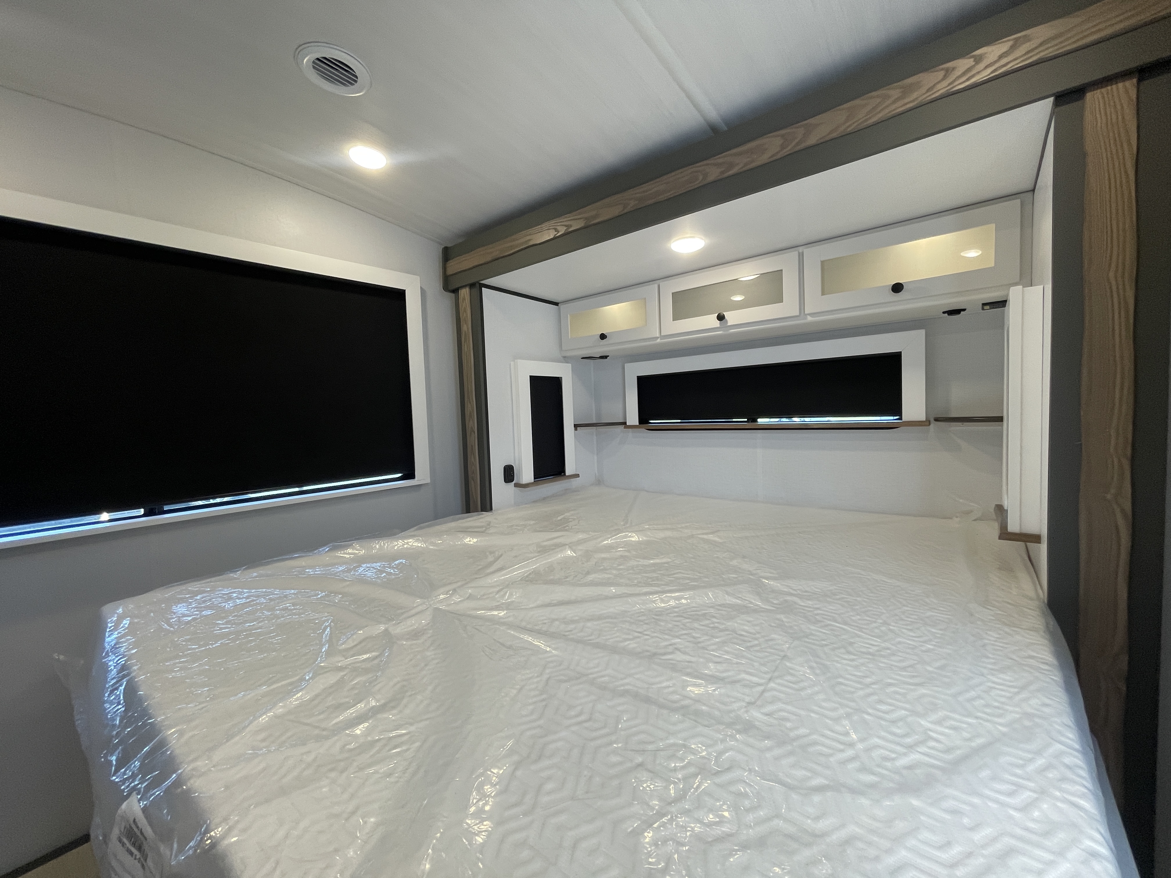 2026 Keystone Bullet Premium 265FKS - Image 23
