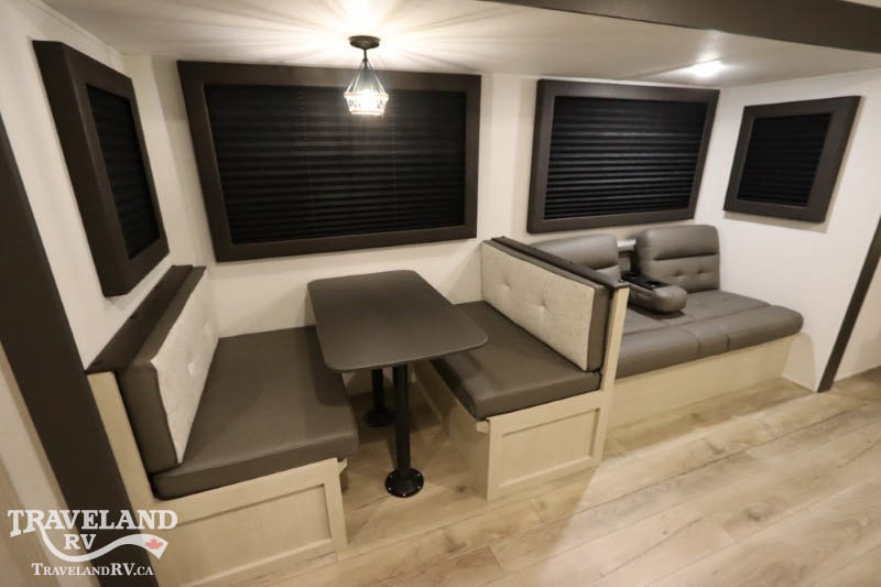 2025 Coachmen Northern Spirit DLX 5320BEDS - Image 21