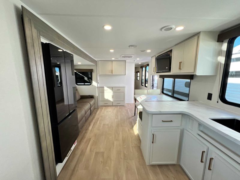 2026 Grand Design Transcend 285RKT - Image 12