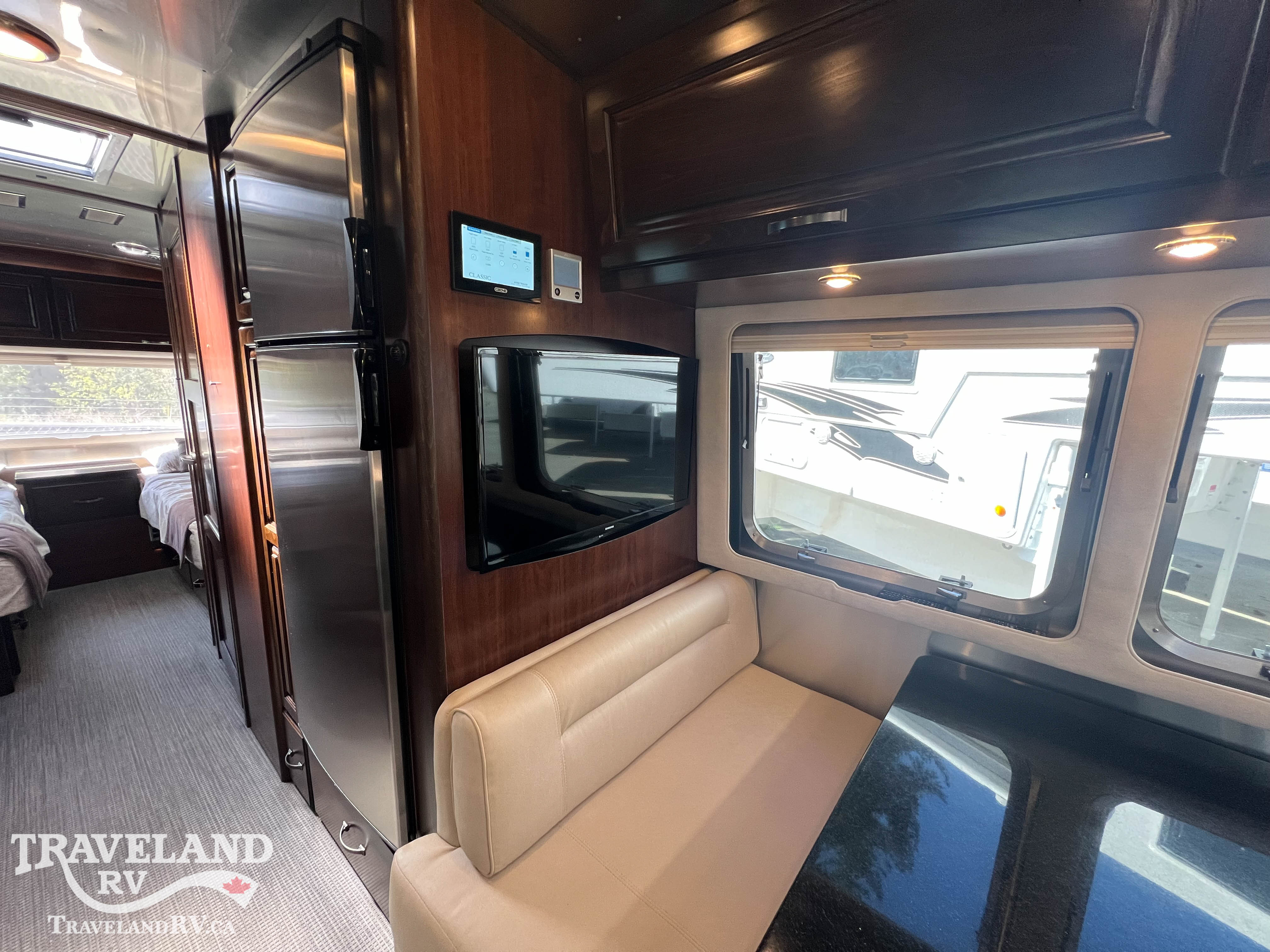 2020 Airstream Classic 30RB Twin - Image 20