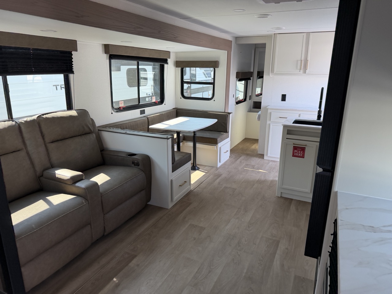 2027 Grand Design Transcend XPLOR 27DBX - Image 16