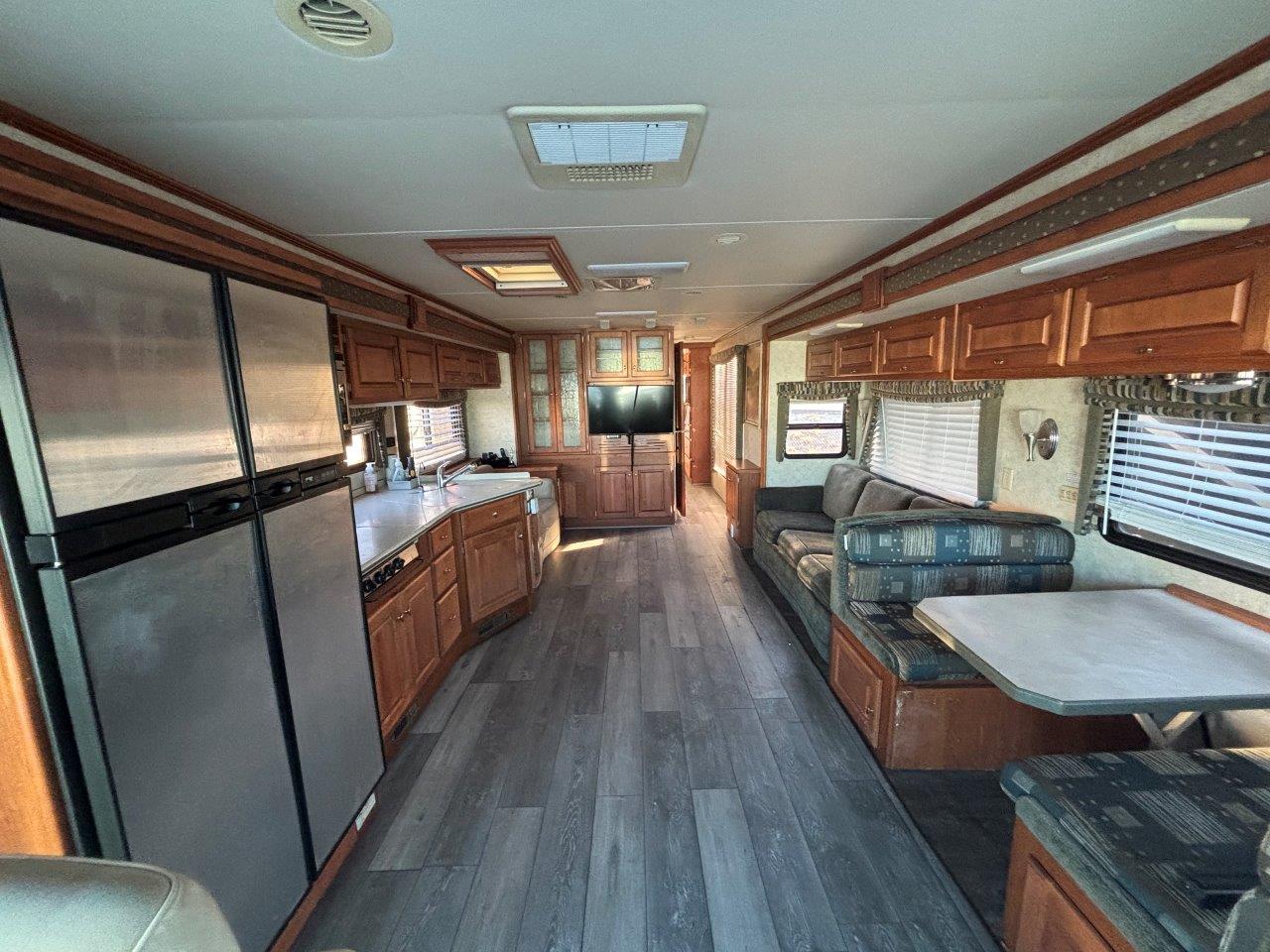 2007 Monaco RV Knight 38PDQ - Image 6