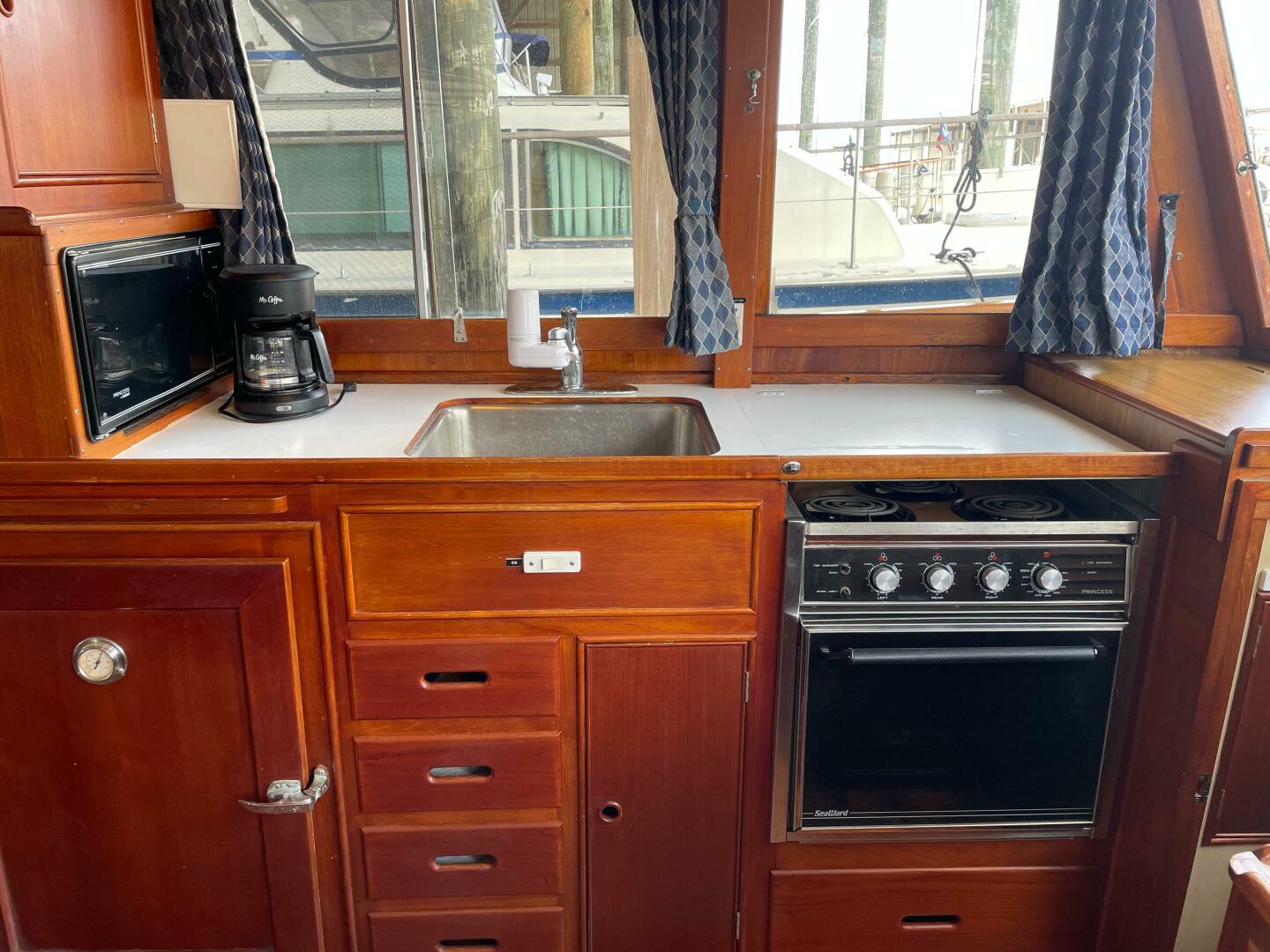 1990 Grand Banks 42 Classic - Image 6