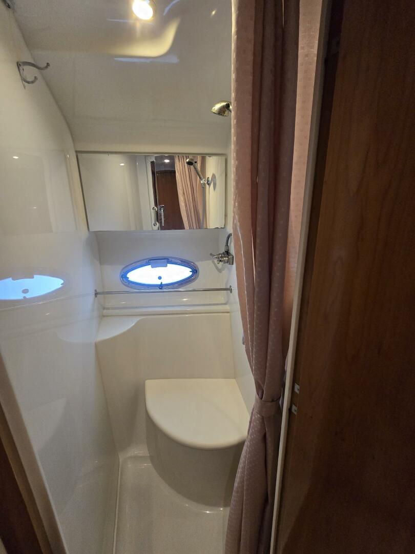 2002 Carver 444 Cockpit Motor Yacht - Image 59