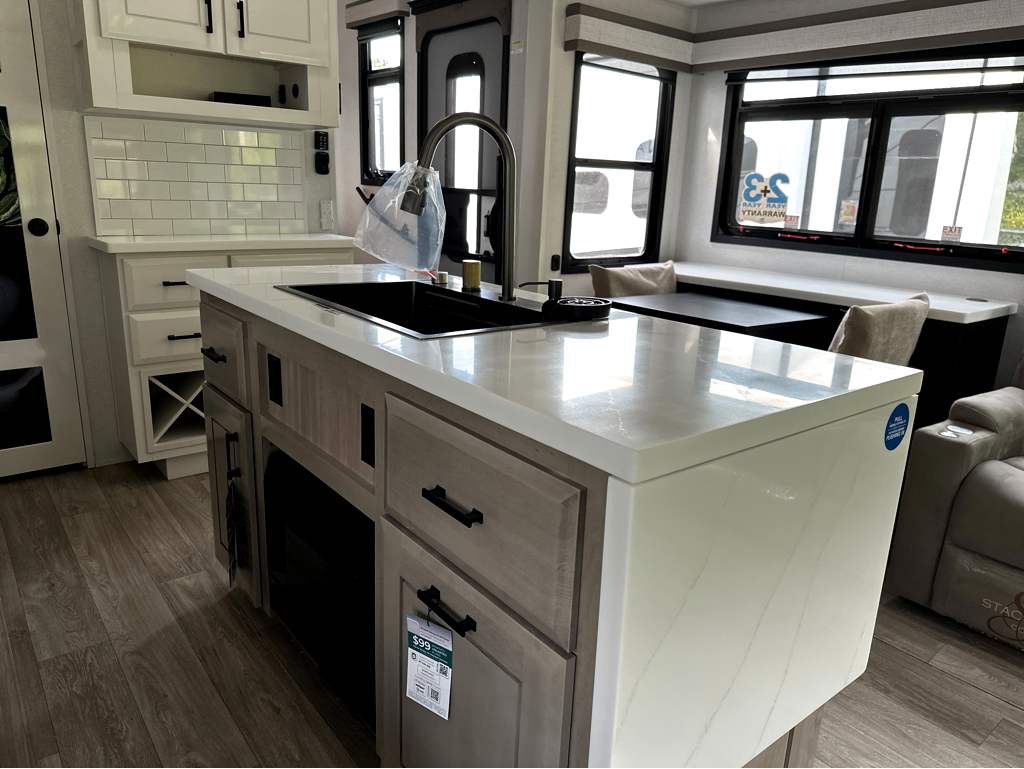 2027 JAYCO PINNACLE 32RLTS - Image 12