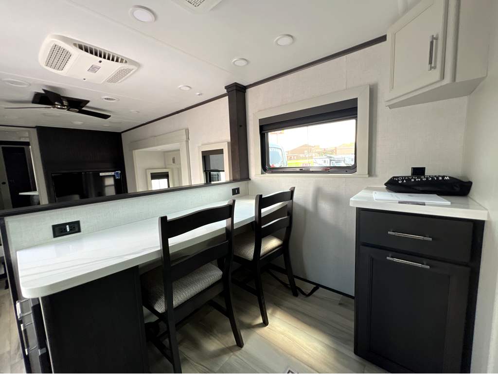 2025 Keystone ALPINE 3820FK - Image 17