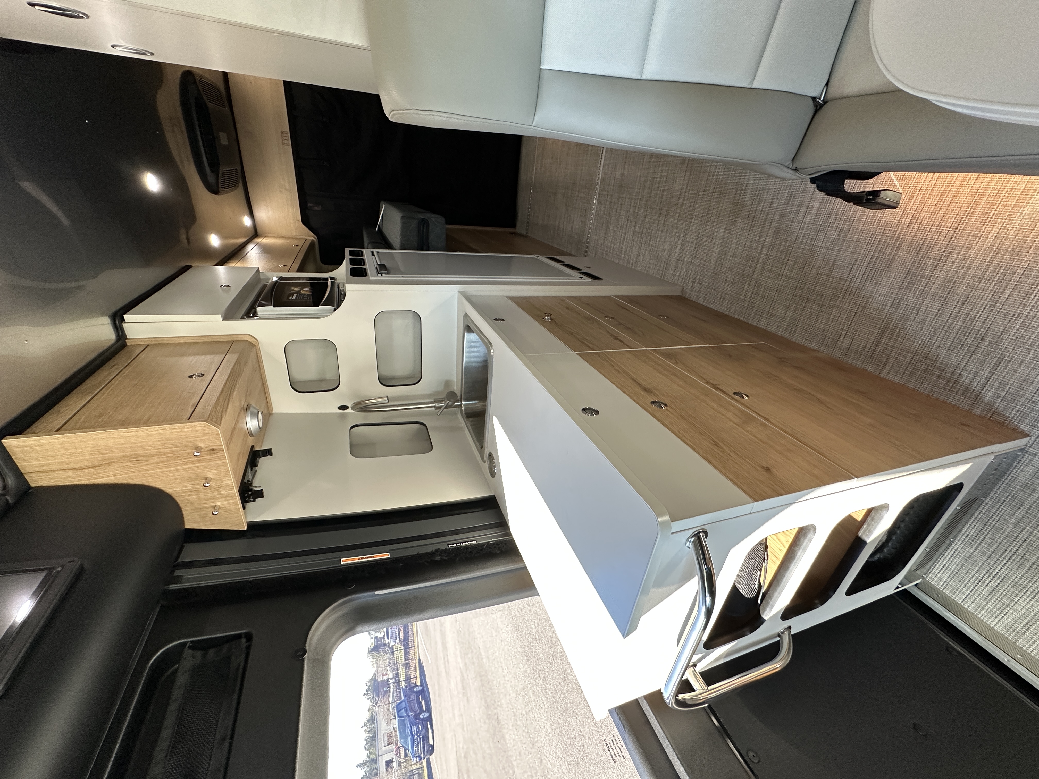 2026 Airstream Rangeline Base - Image 16