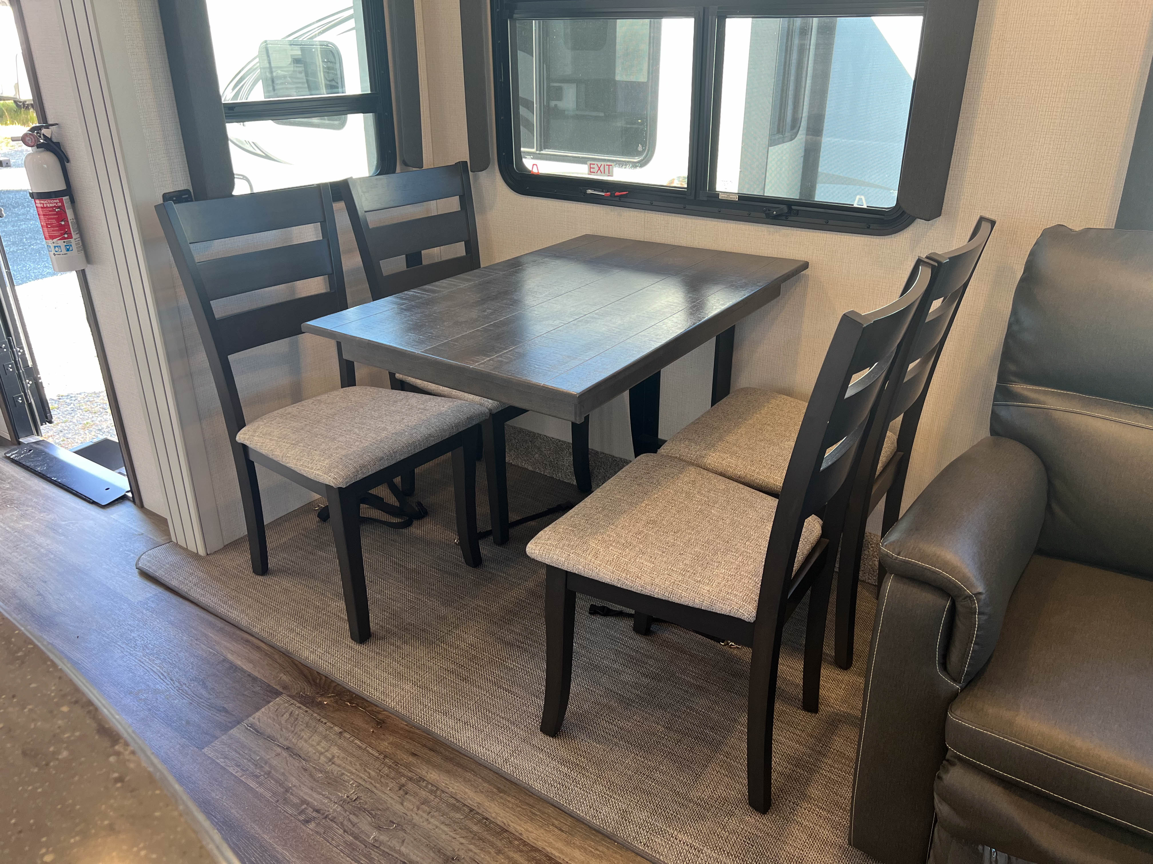 2022 Keystone Cougar East 290RLS - Image 27