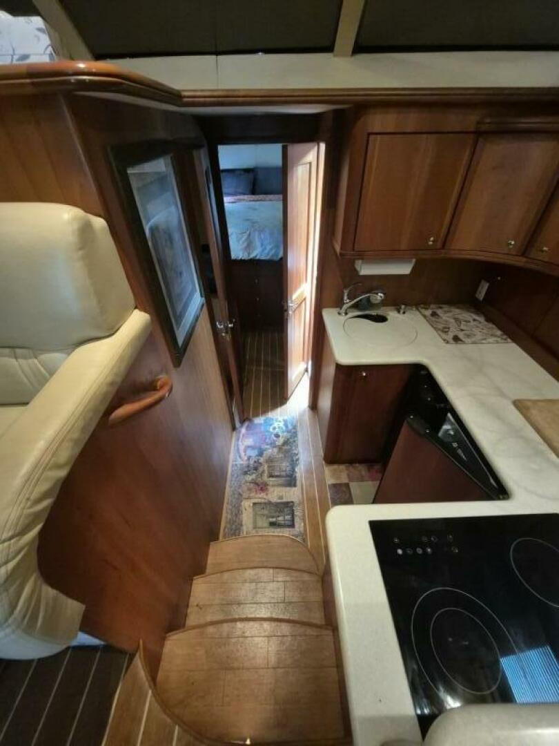 2002 Silverton 38 Convertible - Image 29