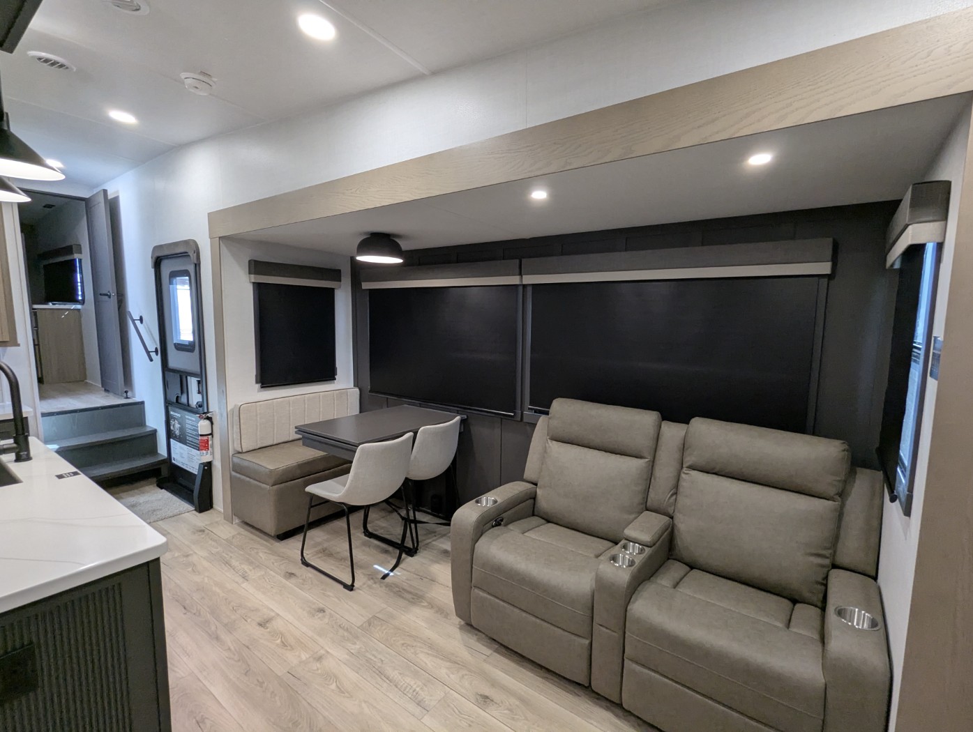 2026 Forest River Rockwood Signature R361RLS - Image 23
