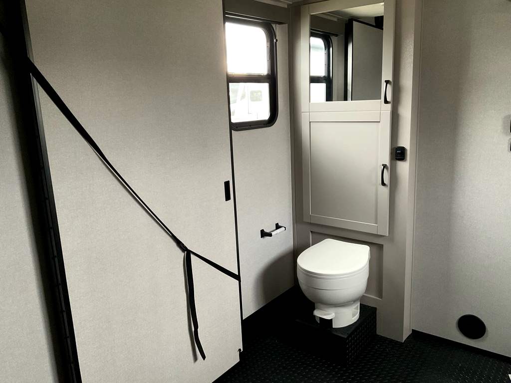 2026 JAYCO SEISMIC 399 - Image 33