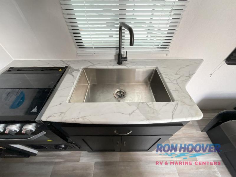 2023 COACHMEN 22SE - Image 10