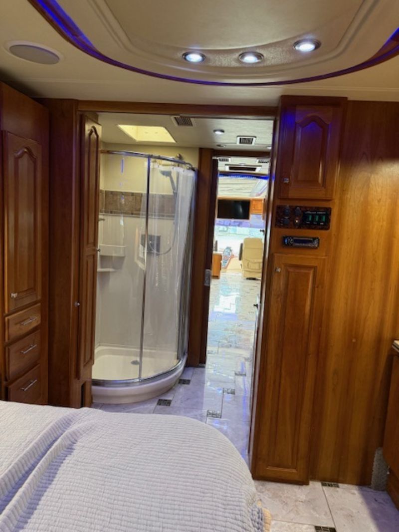 2005 Country Coach Magna 630 45 Rembrandt - Image 21