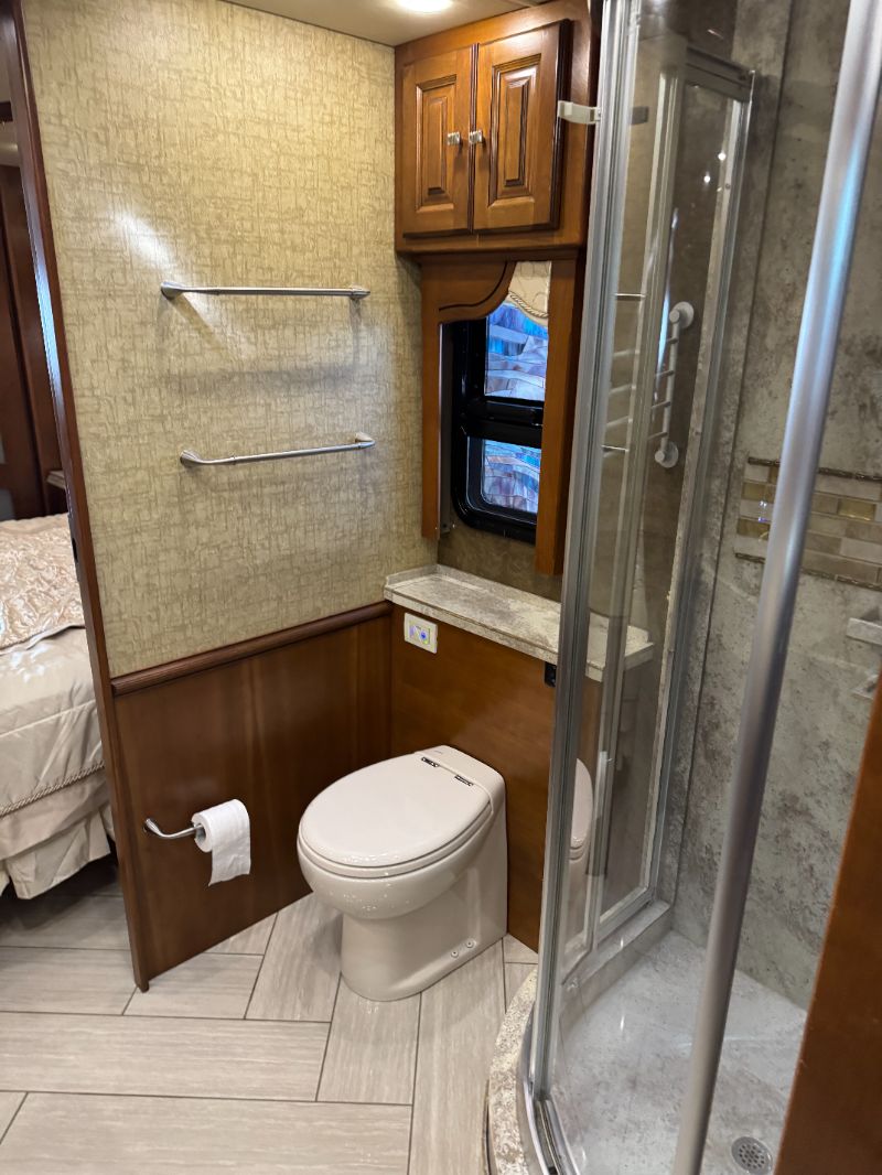 2014 Tiffin Allegro Bus 45 LP - Image 25