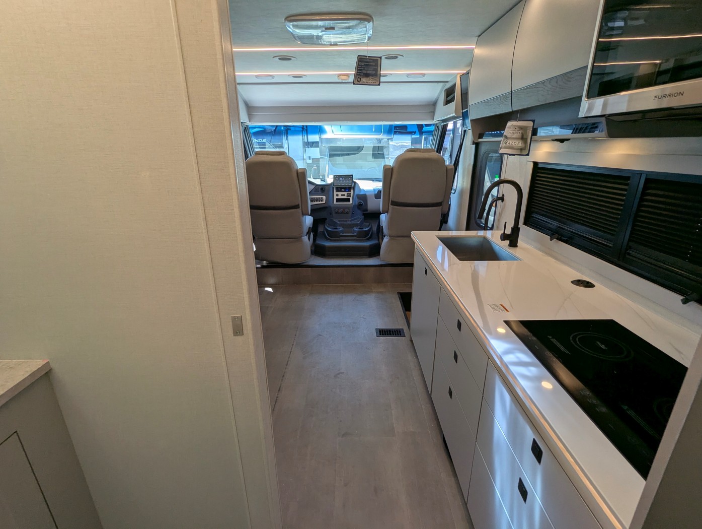 2026 Coachmen Euro 25TB - Image 25