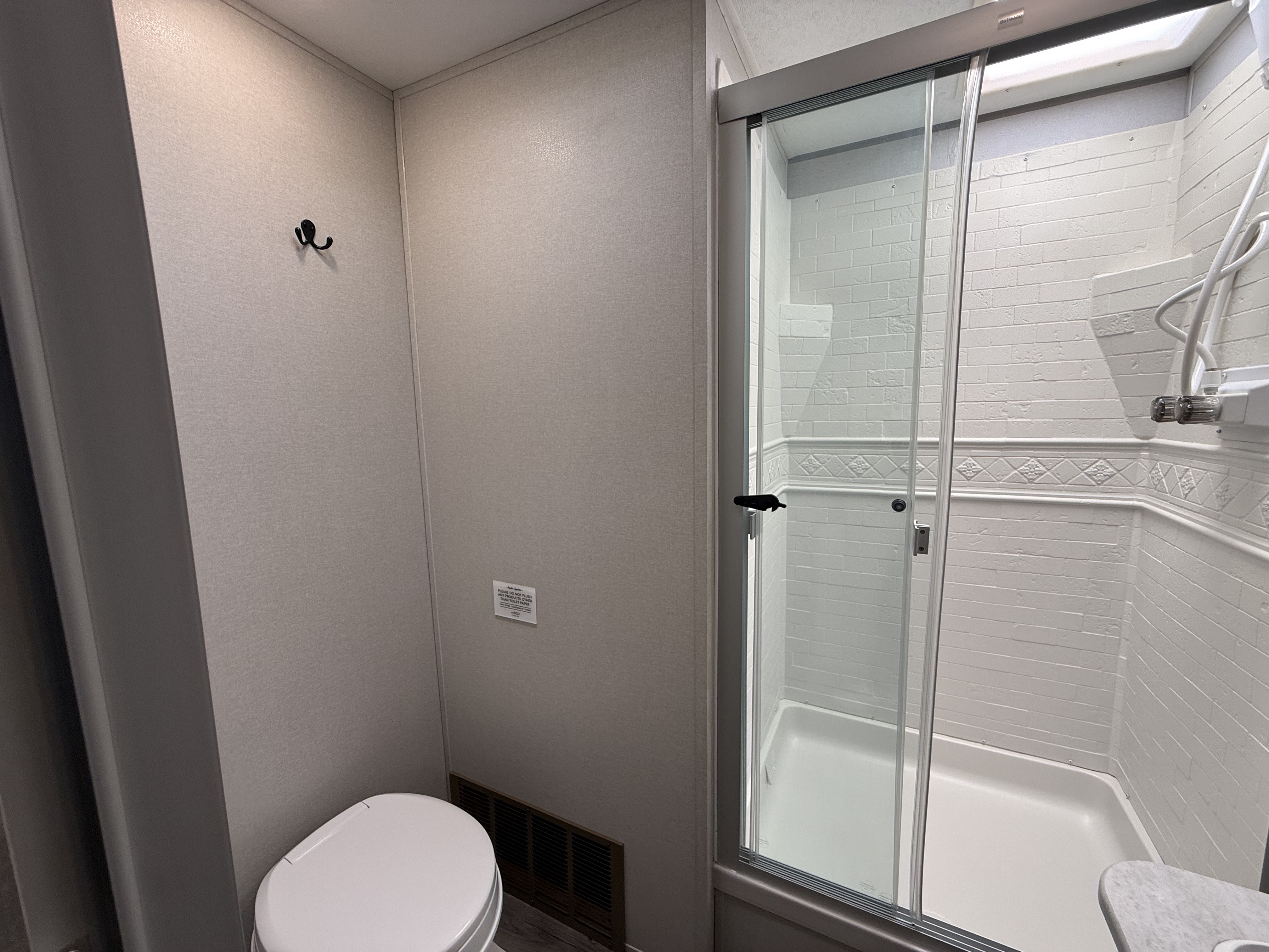 2024 Coachmen Catalina Legacy Edition 283FEDS - Image 19