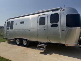 2019 AIRSTREAM FLYING CLOUD 26RB - Image 2