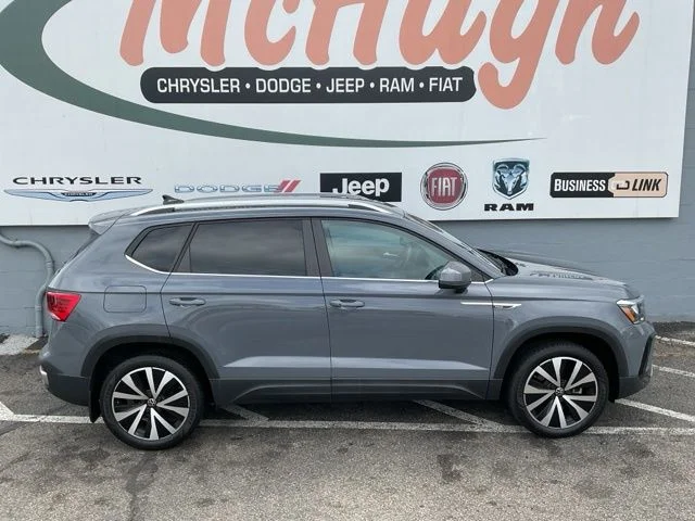 2023 Volkswagen Taos Utility 4D SE Sunroof 2WD - Image 4