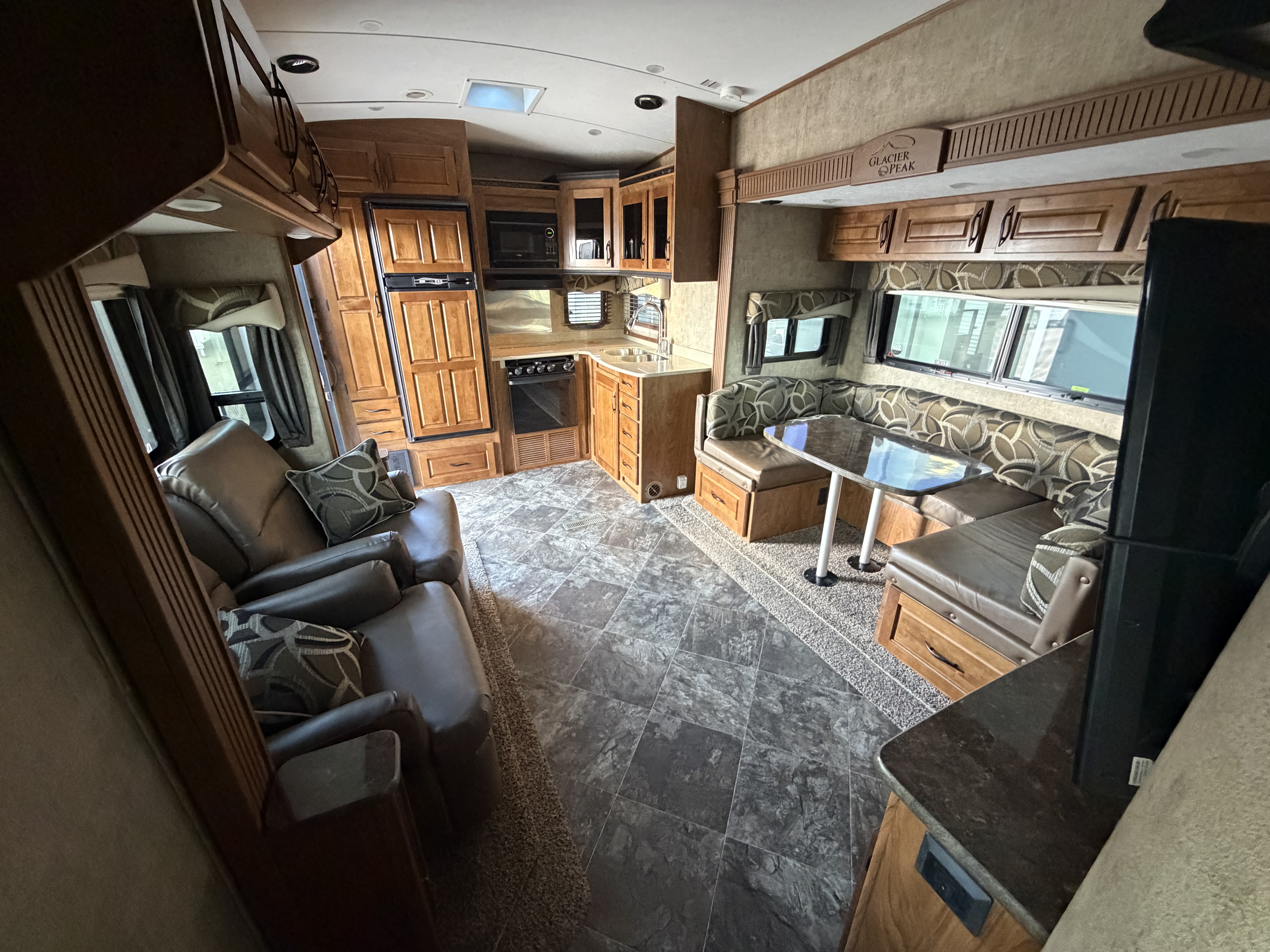 2016 OUTDOORS RV Mountain Series Glacier Peak 26RKS WALLOWA - Image 11