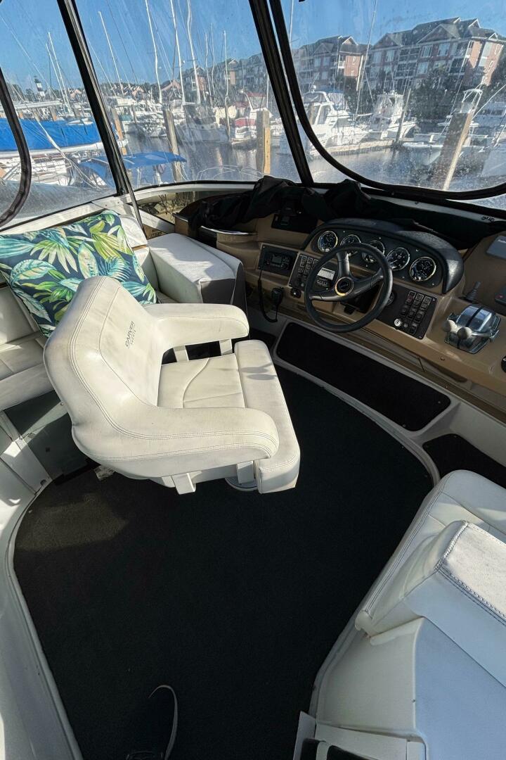 2001 Carver 396 Aft Cabin MY - Image 31