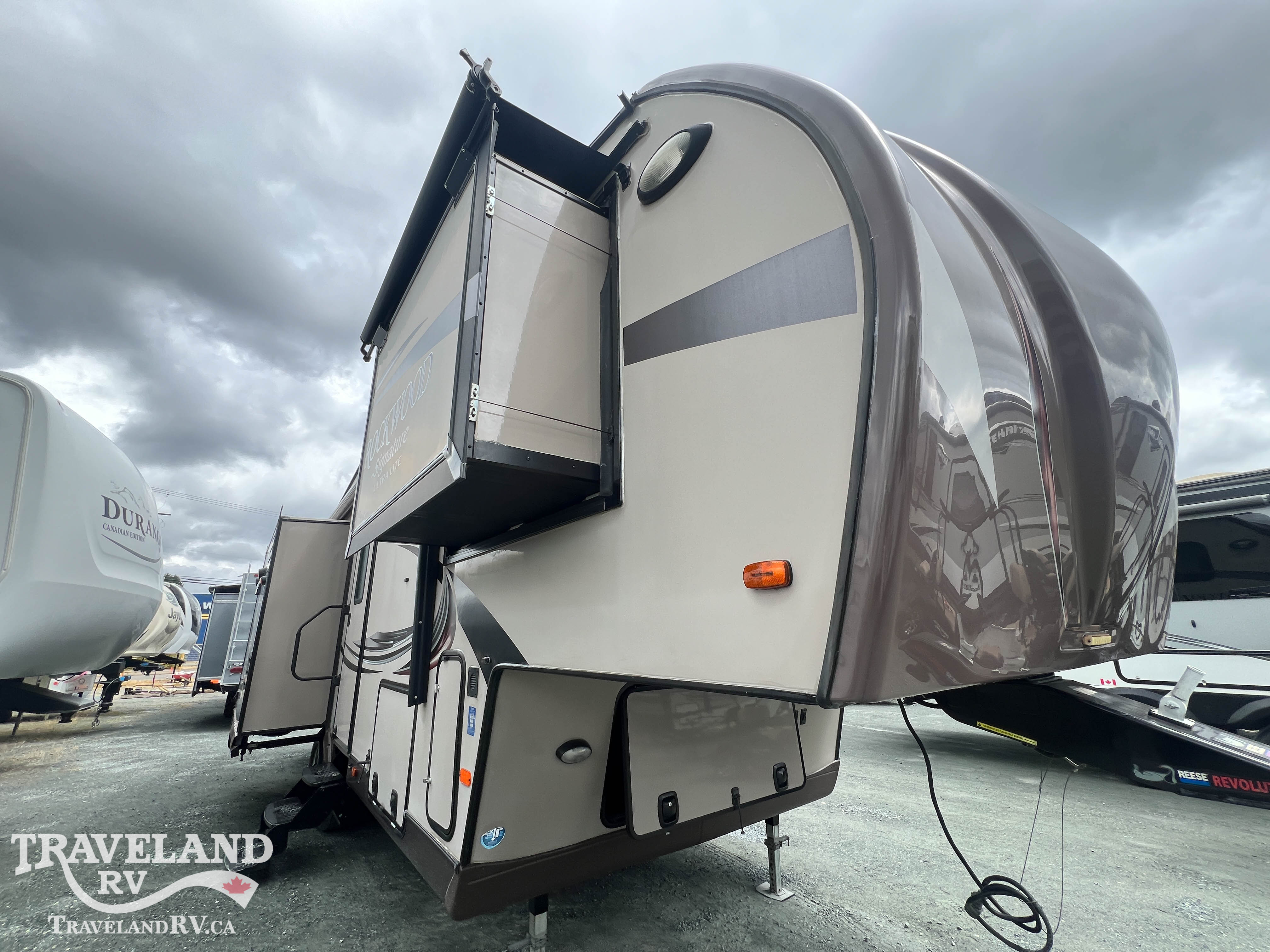 2015 Forest River Rockwood Signature Ultra Lite ULTRA LITE 8285IKWS - Image 1